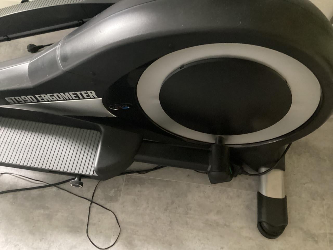 Infinity ST990 elliptical crosstrainer semi-professional