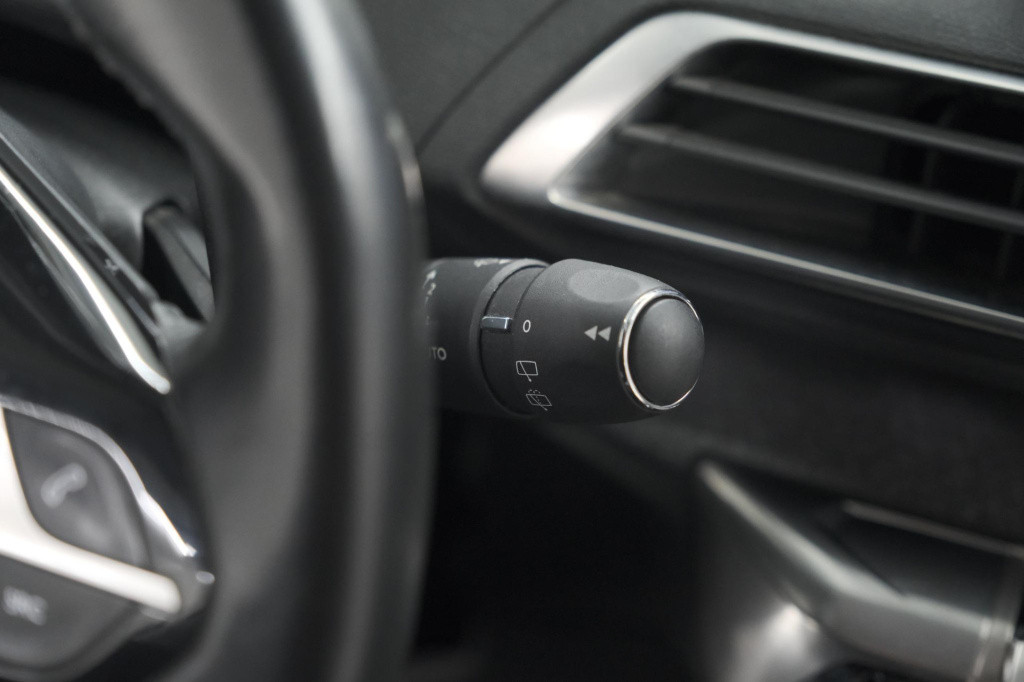Peugeot 3008 puretech 130 eat6 allure | camera | navigatie | apple carplay 