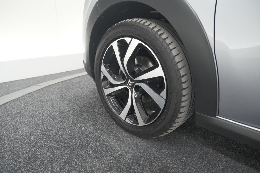 Citroen C3 puretech 110 eat6 shine | camera | navigatie | parkeersensoren |