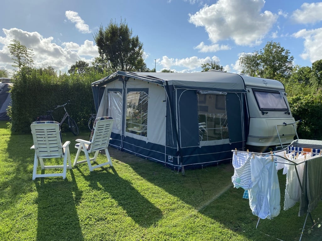 Gepimpte Hobby Classic 10D 420 Voortent+Luifel - Instapklaar