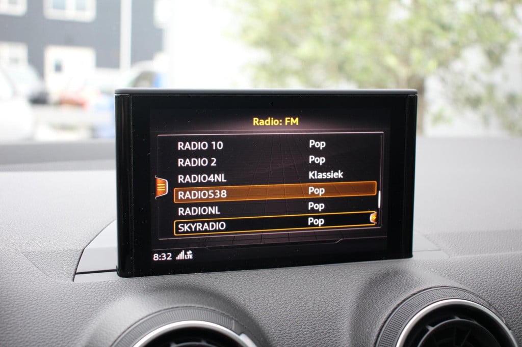 Audi Q2 1.4 tfsi sport - leder - pano - led v&a - trekhaak - navi - audi co