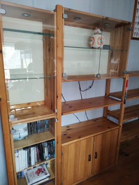 Vitrinekast/boekenkast. Ivar Ikea.