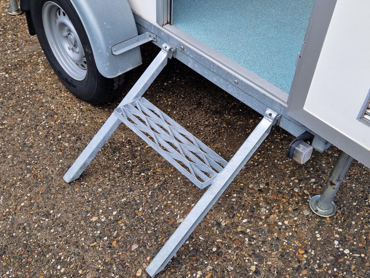 Mobiele badkamer wagen / Mobiele nooddouche te koop