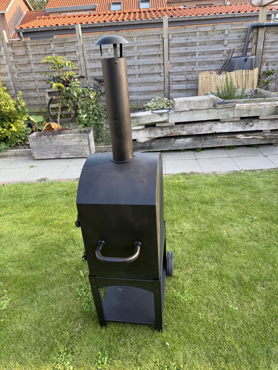 Pizzaoven (BBQ) en terraskachel