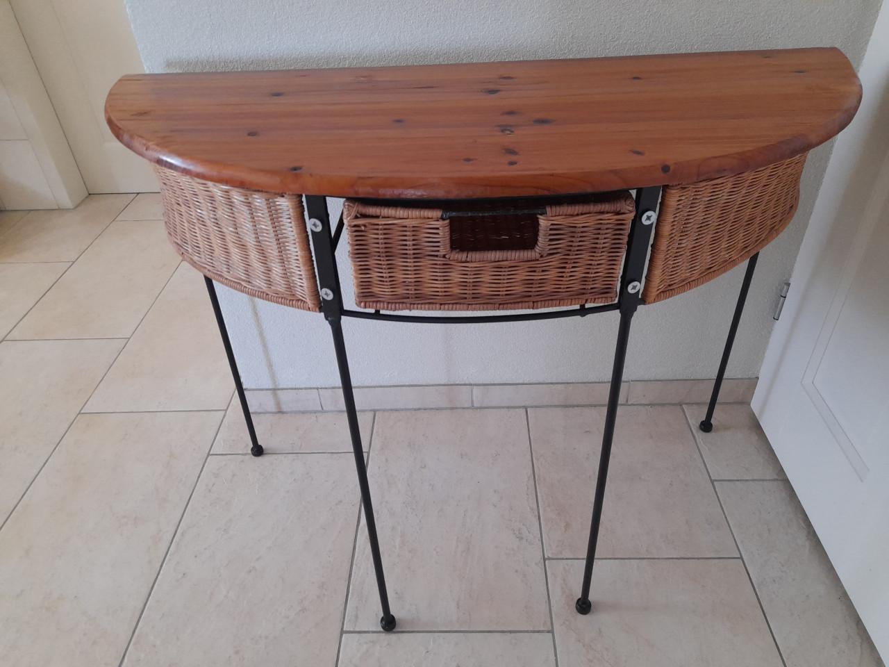 Side table  100 x 40 x 76H ( in goede staat)