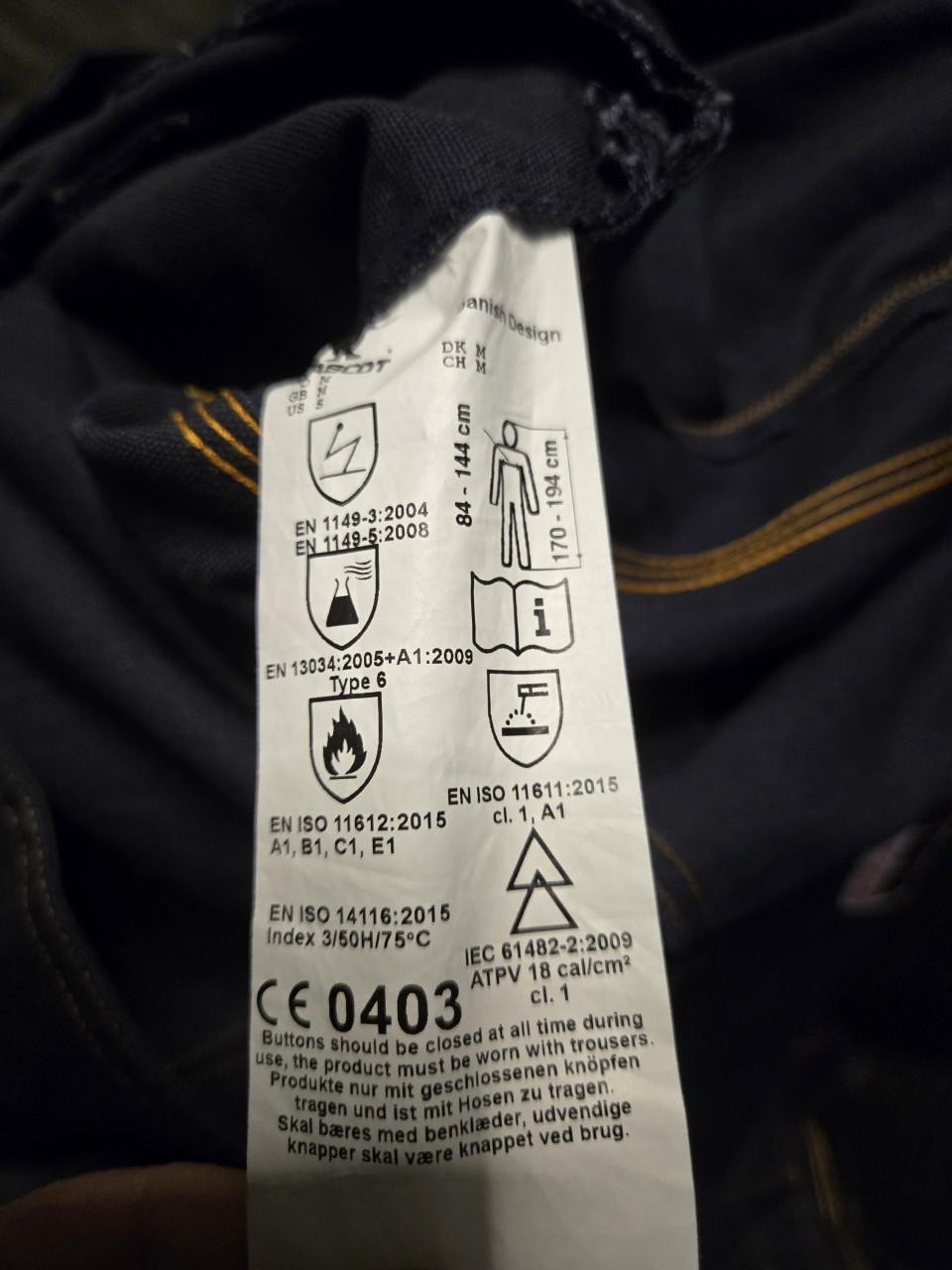 Mascot Multisafe Visp werkjas Mt M en werkbroek Maat 48 in donkerblauw..