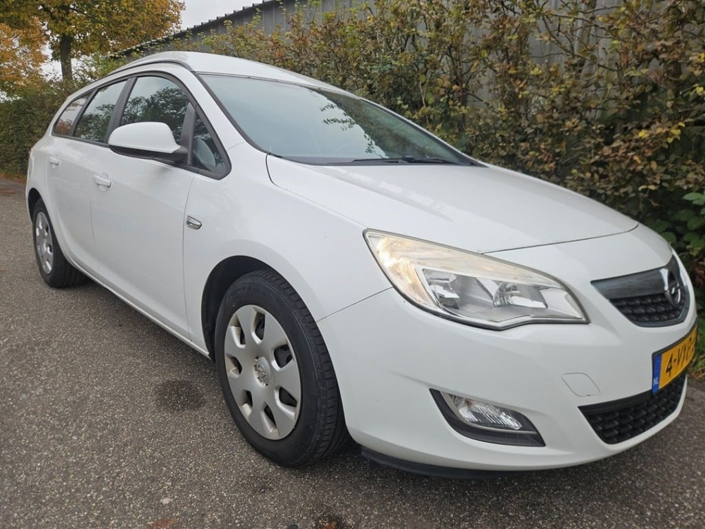 Opel Astra astra j sports tourer