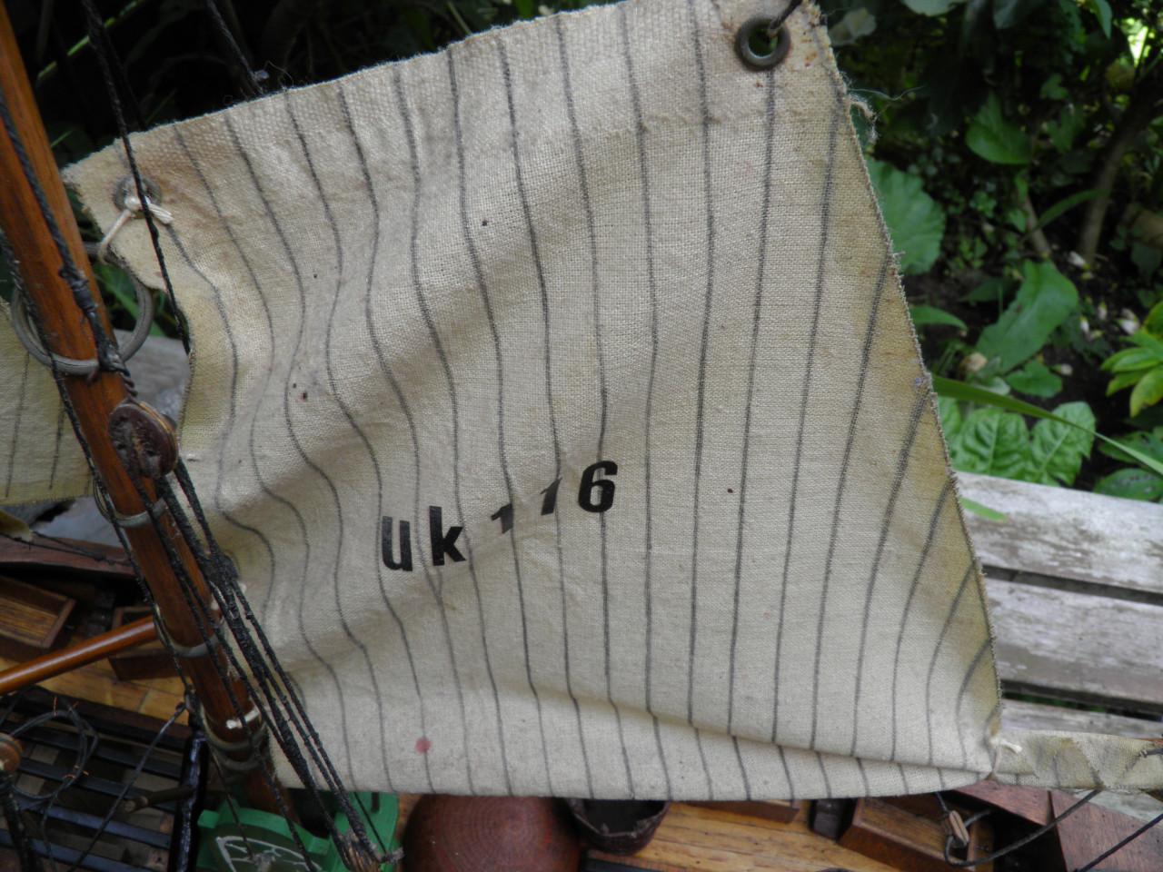 Houten vissersboot model