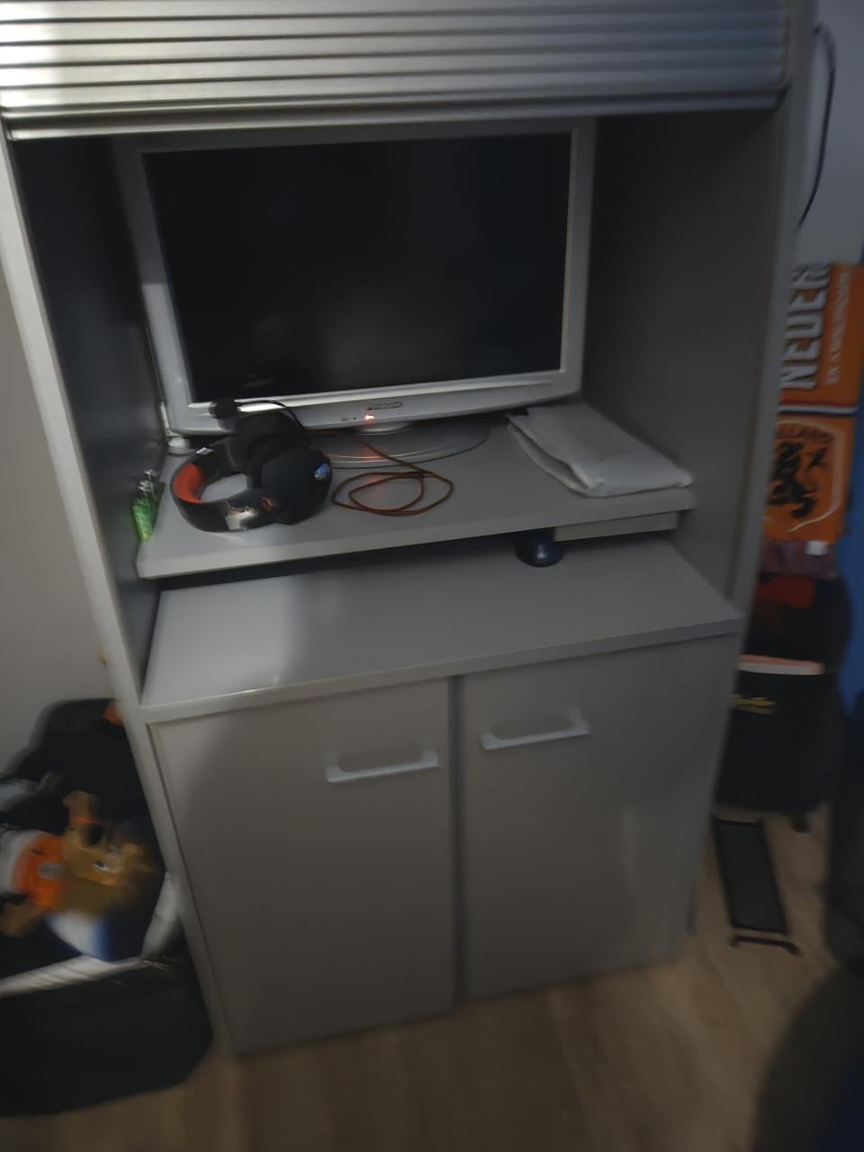 Gratis Kast (alleen vandaag afhalen !!!!!)
