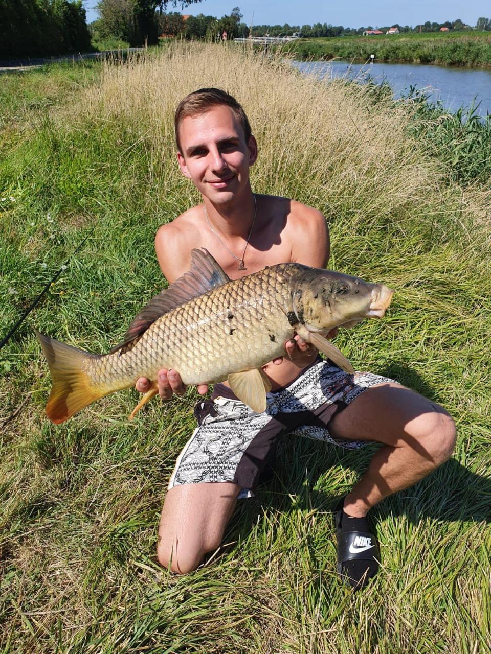 Hengelsport in het karpergebied bij karpervisserij Koudekerke € 17,50