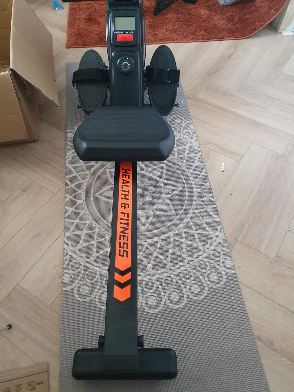 Magnetisch roeiapparaat / roeitrainer – gebruikt, werkt goed