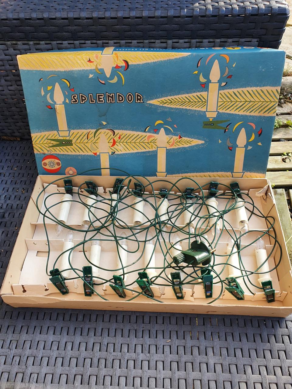 2 x jaren 60 en 70 werkende kerstverlichting met originele philips lampjes