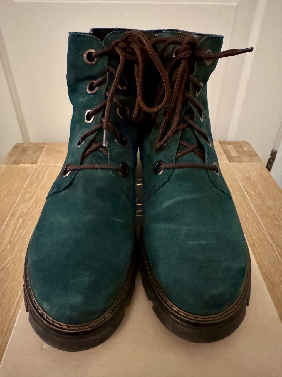 Comfortabele suède veterboots met rits van Ara in maat 43