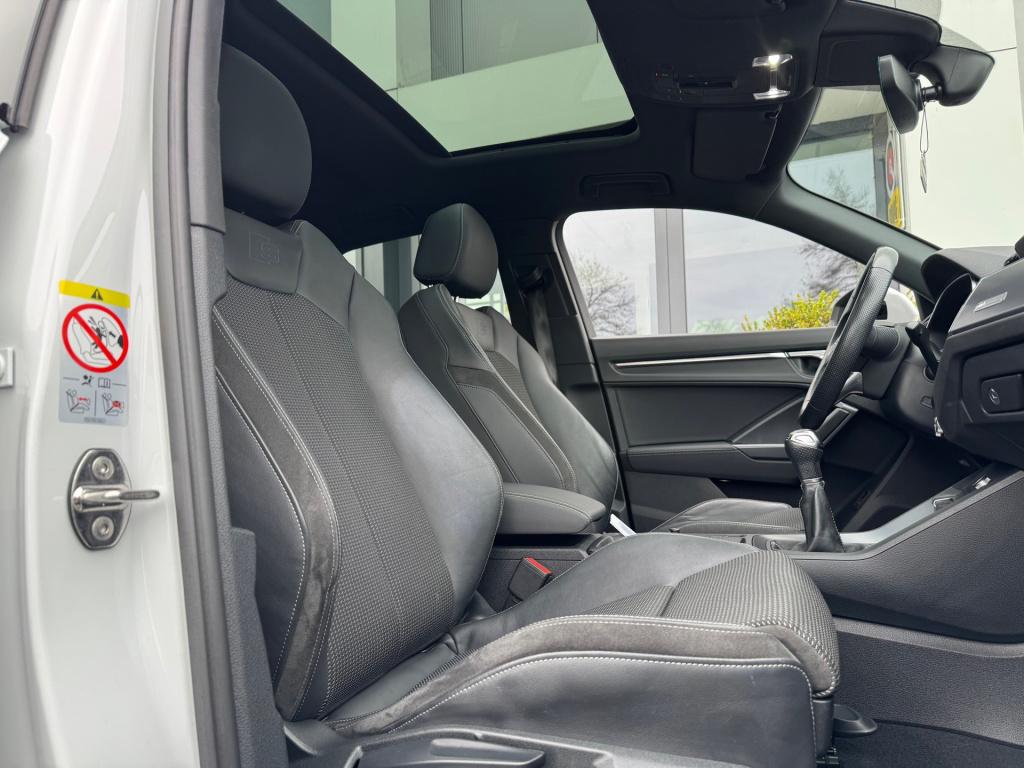 Audi Q3 sportback 35 tfsi s edition * panoramadak * 360 camera * trekhaak