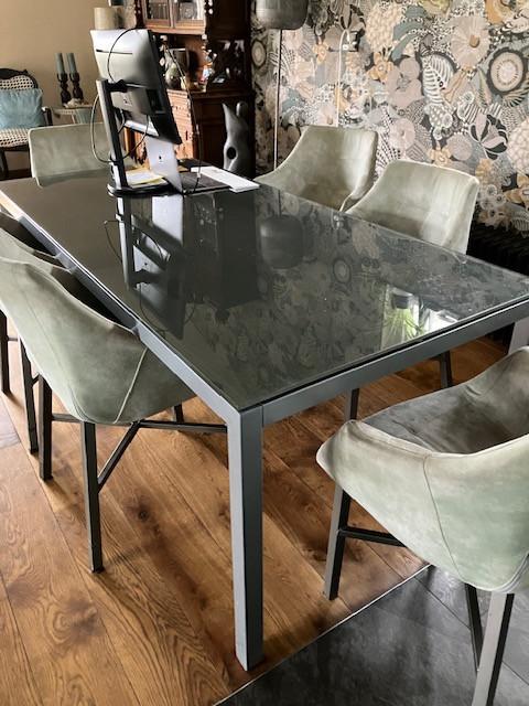 Gratis af te halen eettafel + 2 salontafeltjes