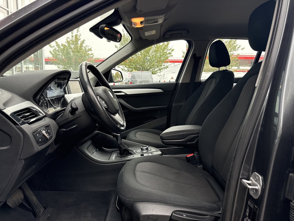 BMW X1 sdrive20i centennial executive | nl-auto | 1e eig | dealer oh | navi