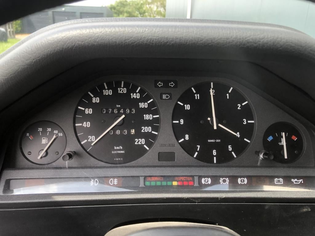 BMW 3-serie 318i 90pk sedan e30