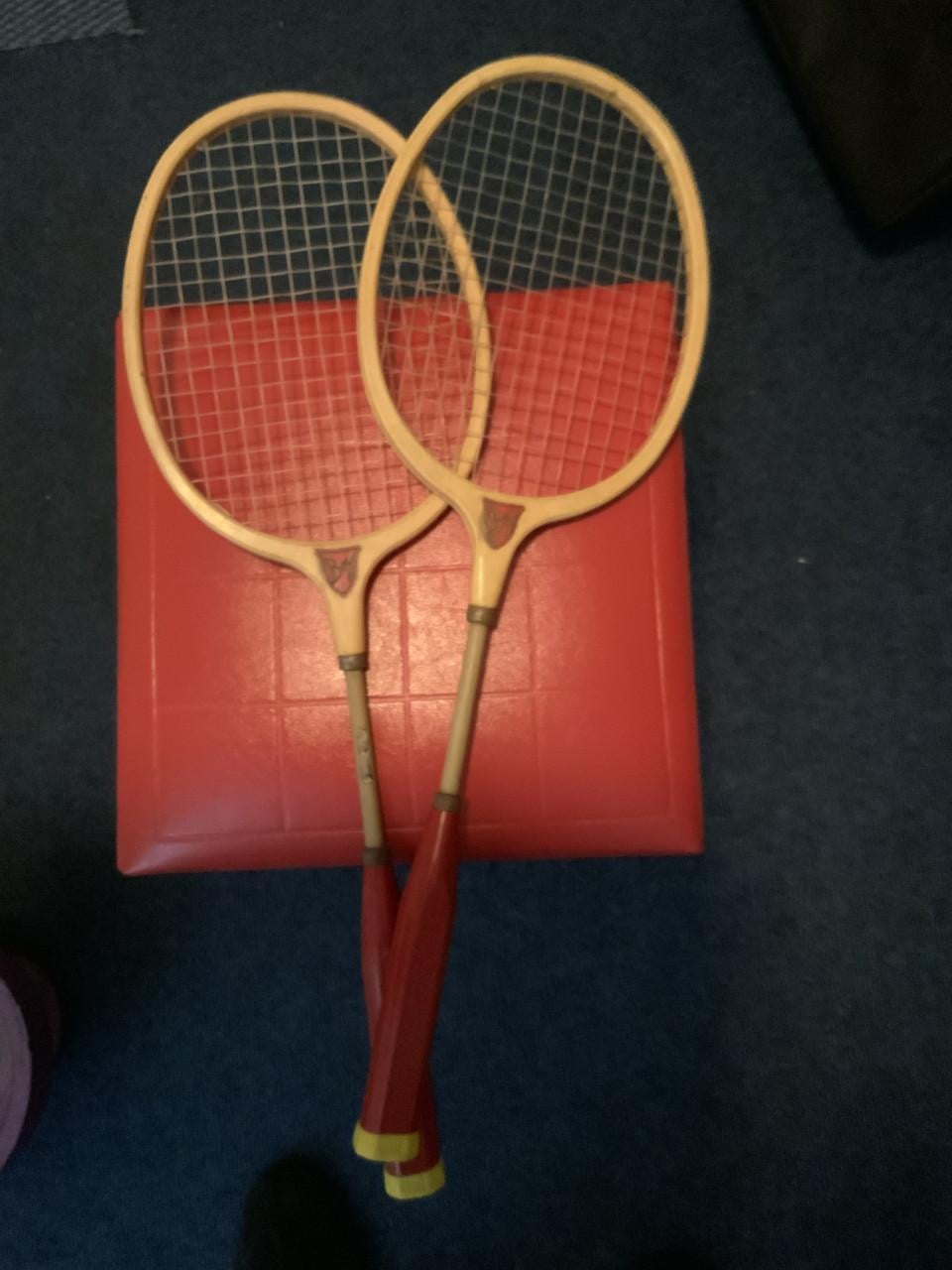 Retro badminton racket