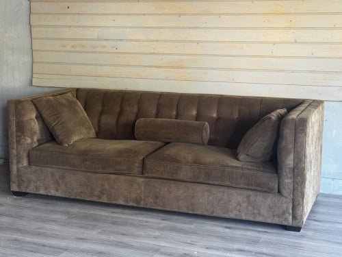 Chique bruine ribfluwelen bank