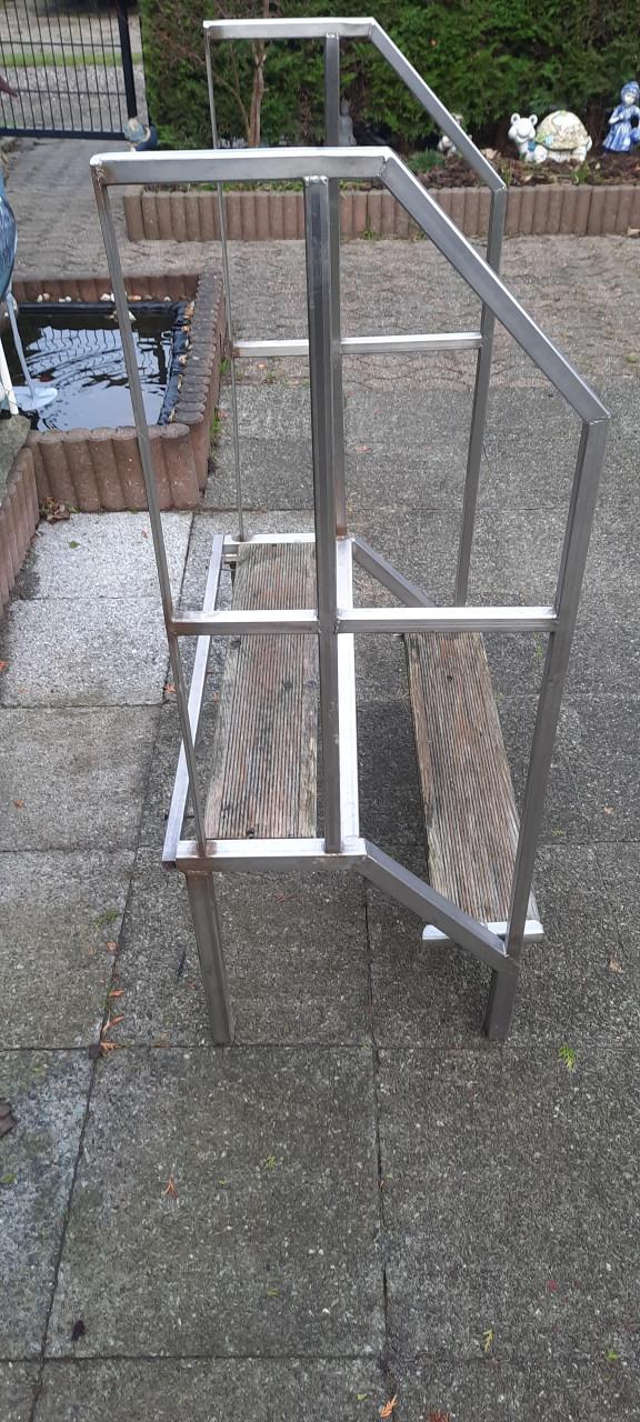 Trap stacaravan - chalet / opstap