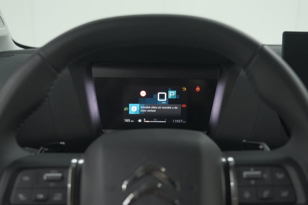 Citroen C4 puretech 130 eat8 shine | camera | apple carplay | parkeersensor