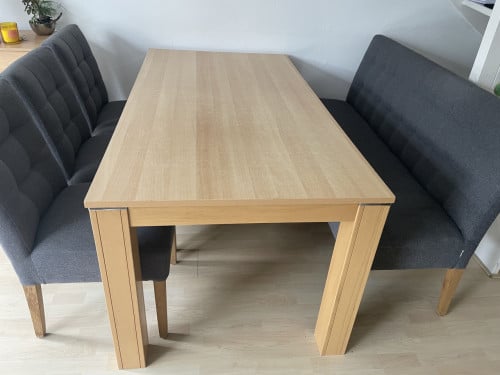 Eettafel met stoelen en bankje