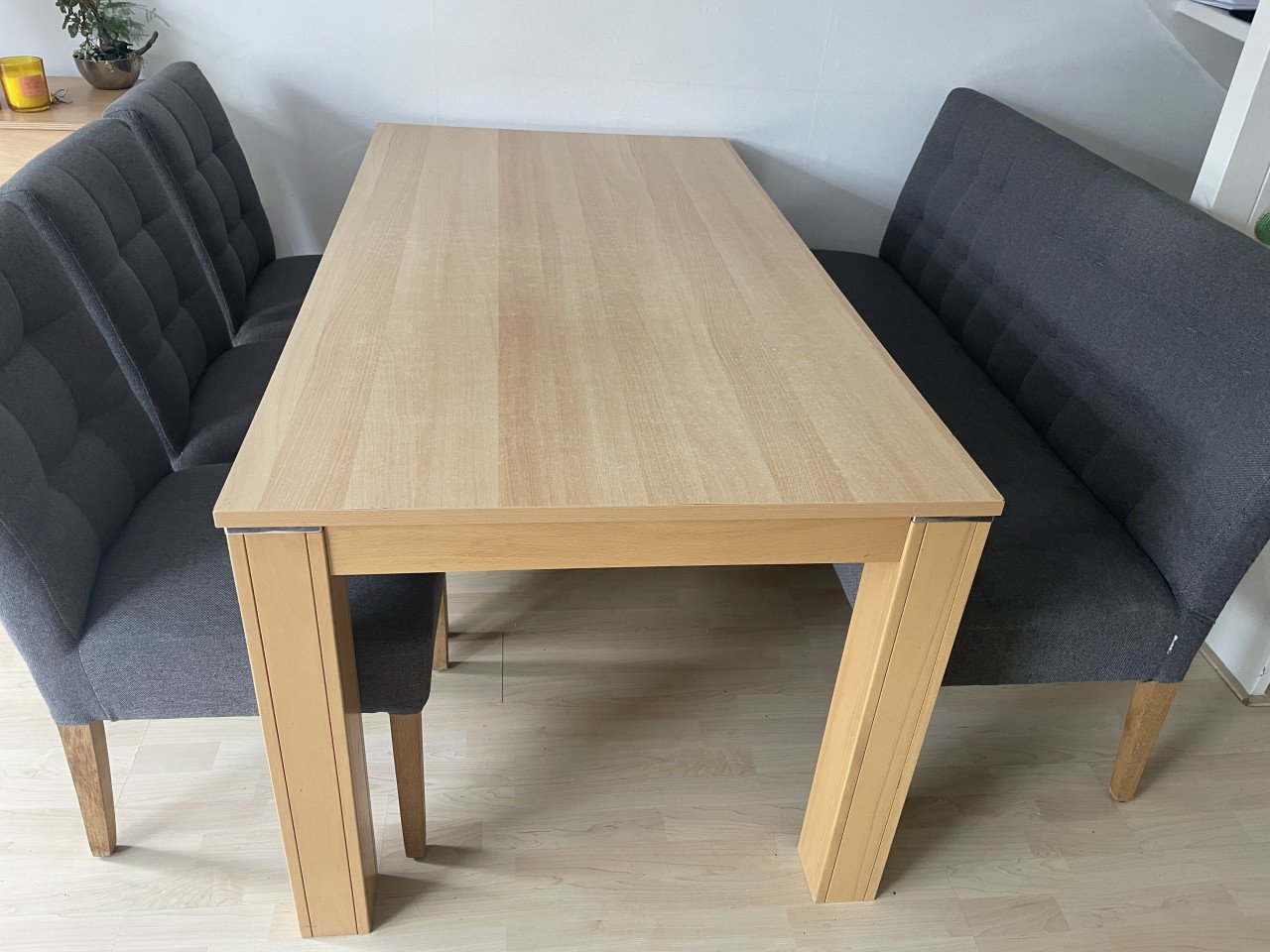 Eettafel met stoelen en bankje
