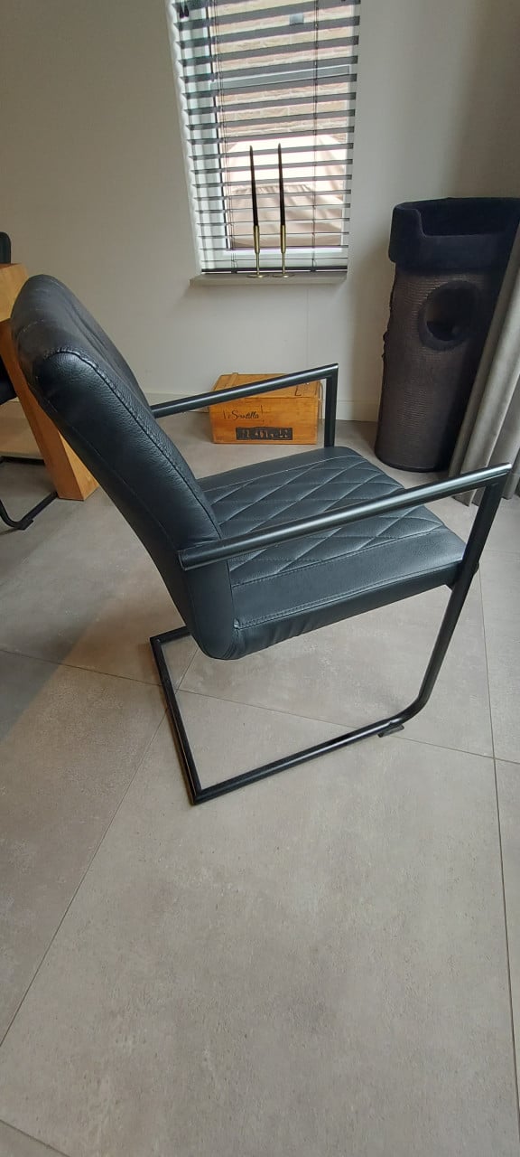 6x eetkamerstoelen