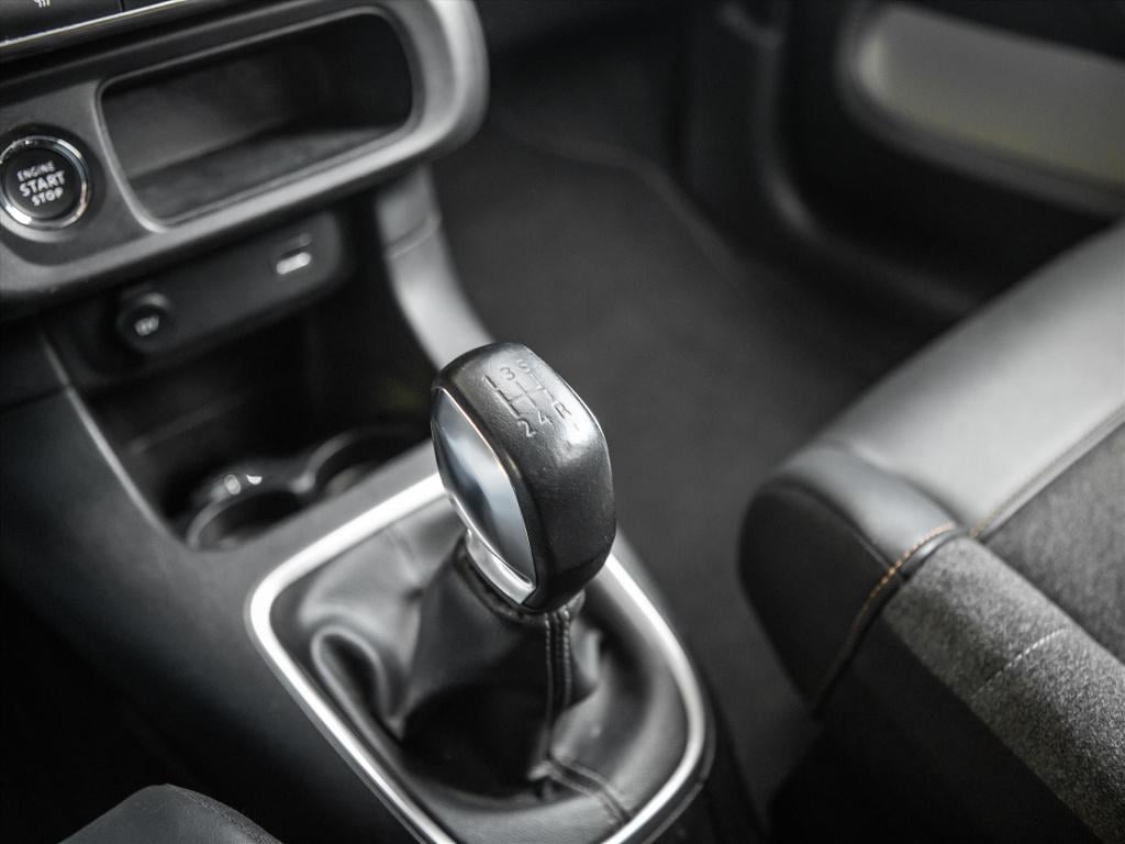 Citroen C3 1.2 puretech 83pk shine | navigatie | camera | park. sensoren | 