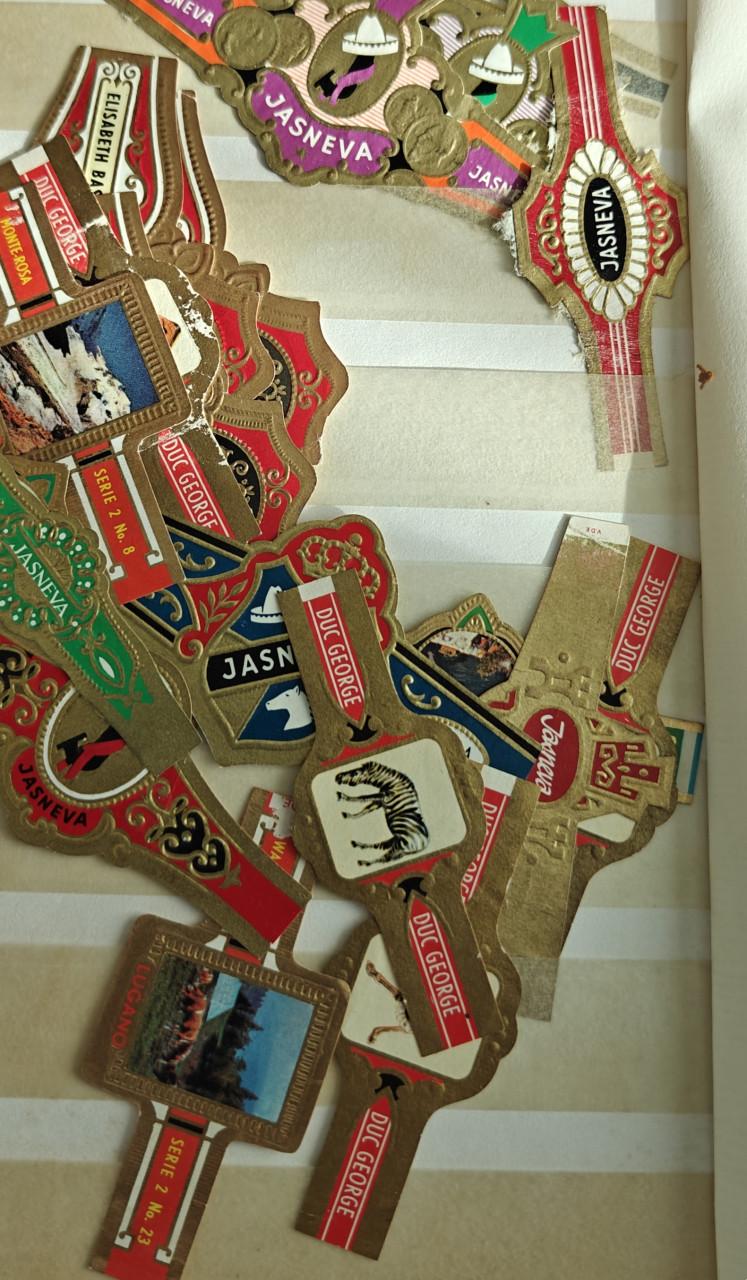 Een boekje met Sigarenbandjes