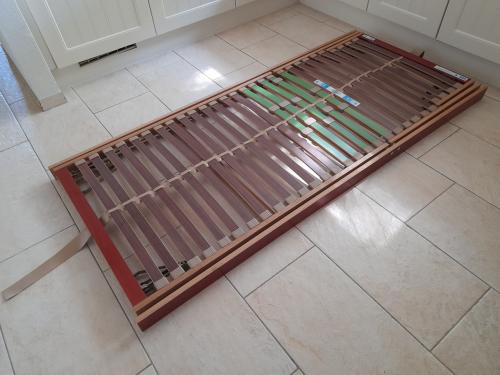 Verstelbare Lattenbodem 90 x 200 (in goede staat)