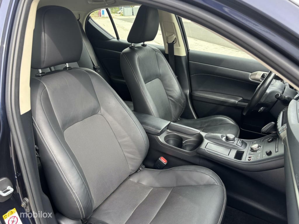 Lexus Ct 200h luxury line
