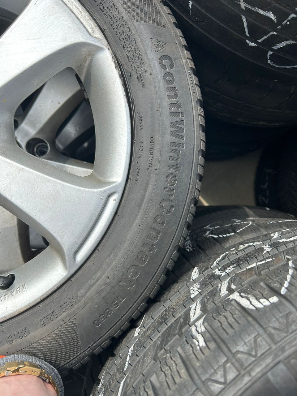 VW ALUMINIUM VELGEN MET CONTINENTAL ALL SEASON BANDEN