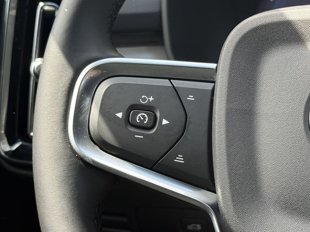 Volvo XC40 2.0 b4 plus dark