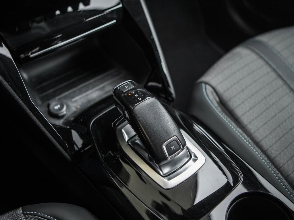 Peugeot 208 1.2 puretech 100pk eat8 allure