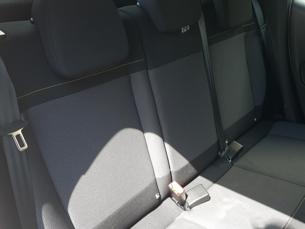 Citroen C3 shine 1.2 pt-110pk s&s (vol)automaat/eat6 | navi | bt | parkeerh