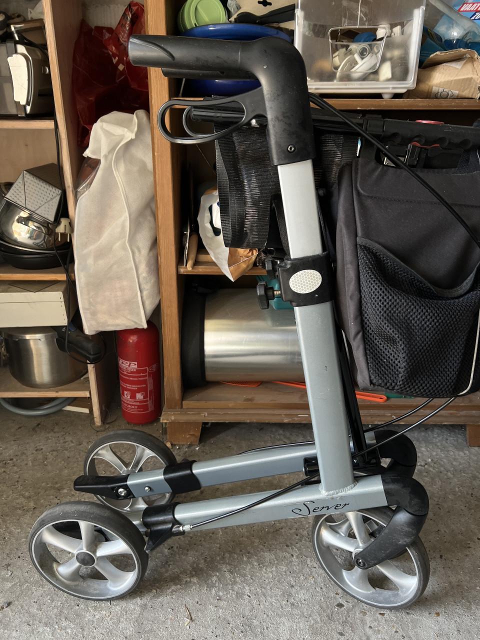 Server lichtgewicht rollator met soft banden Modern wendbaar loopcomfort