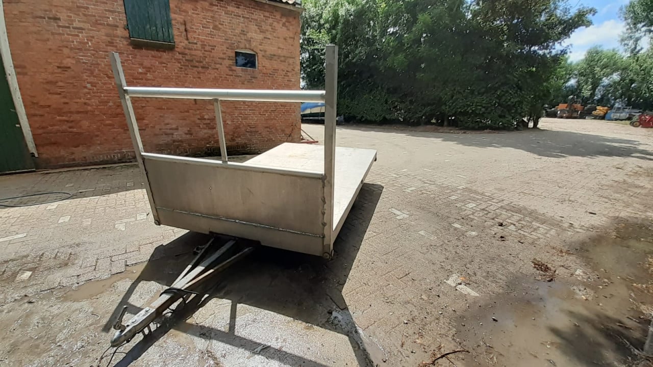 Te koop: Aluminium aanhangwagen, kan kiepen
