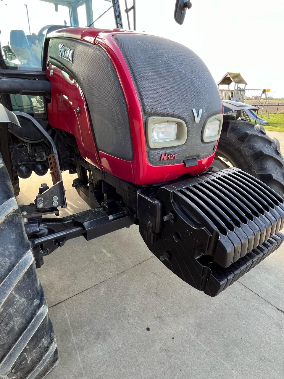 Valtra N121