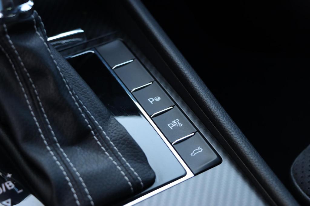 Skoda Superb combi 1.4 tsi iv sportline business 218pk dsg6 | memory | trek