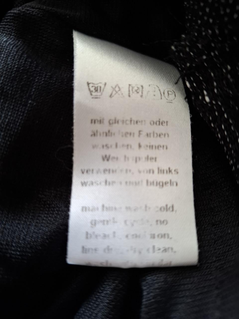 Sempre Piu twinset top met jasje. Zwart met witte. Maat 58