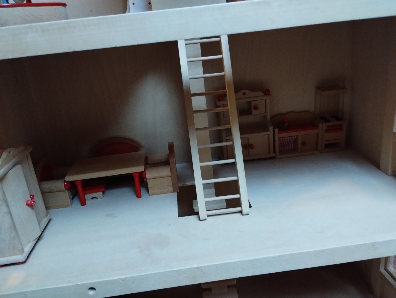 Houten poppenhuis