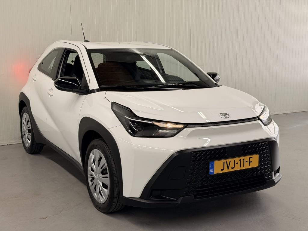 Toyota Aygo X hybrid 115 play