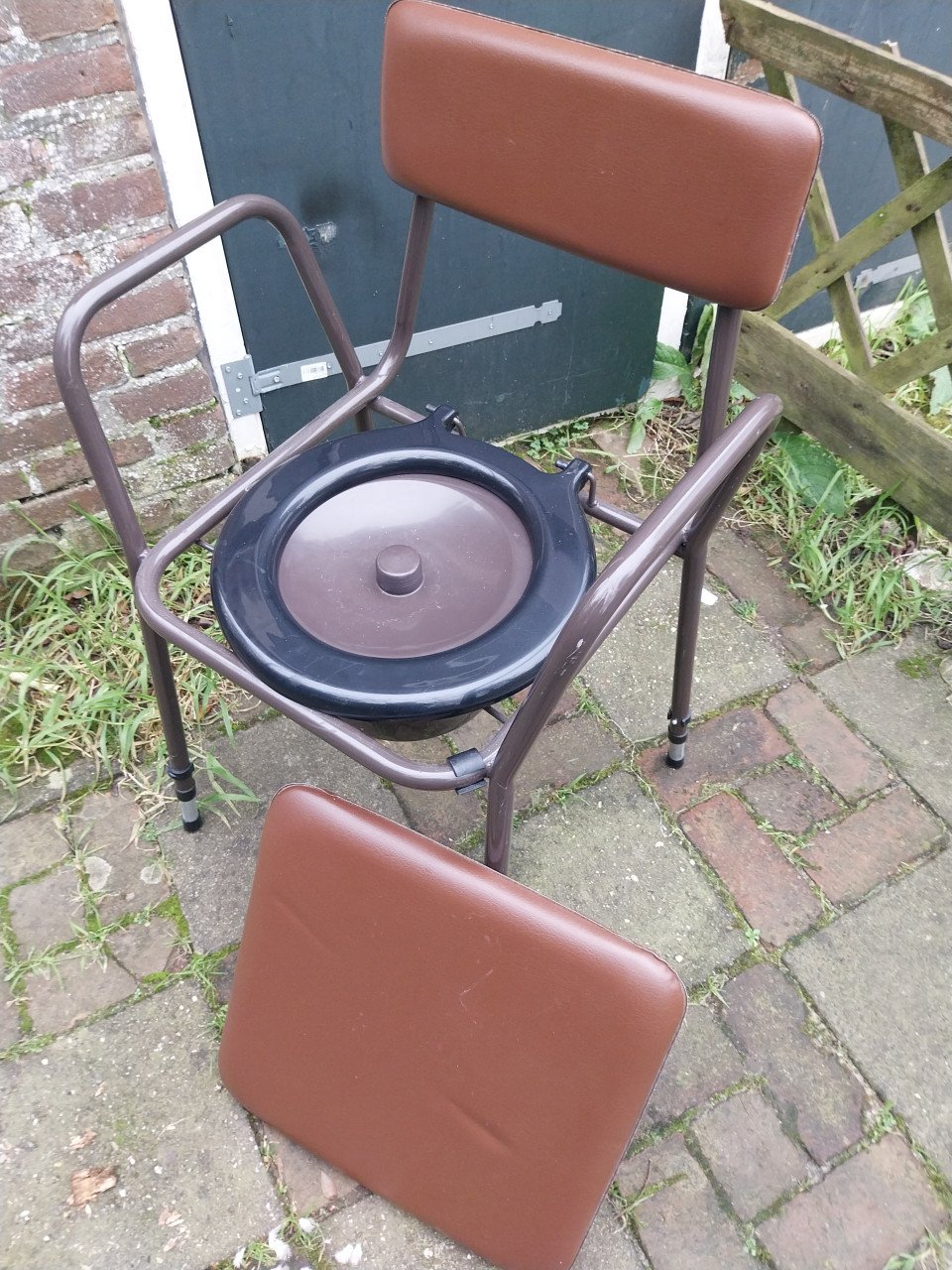 Nette po stoel in hoogte verstelbaar