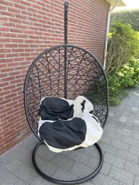 Hangstoel Egg, zwart
