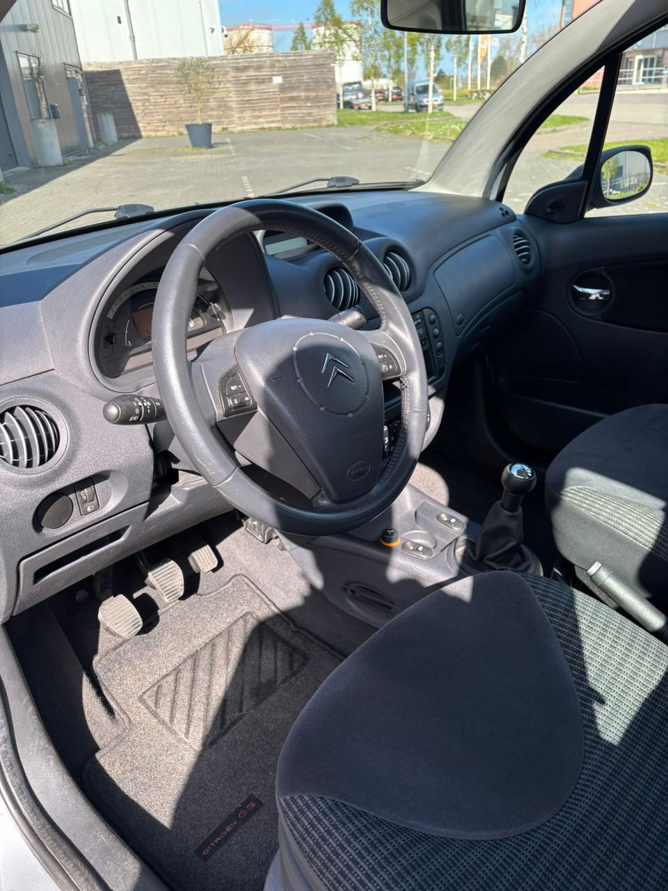Citroën C3 1.4 I 2005 Zwart | 134.237 KM NAP | NIEUWE APK!