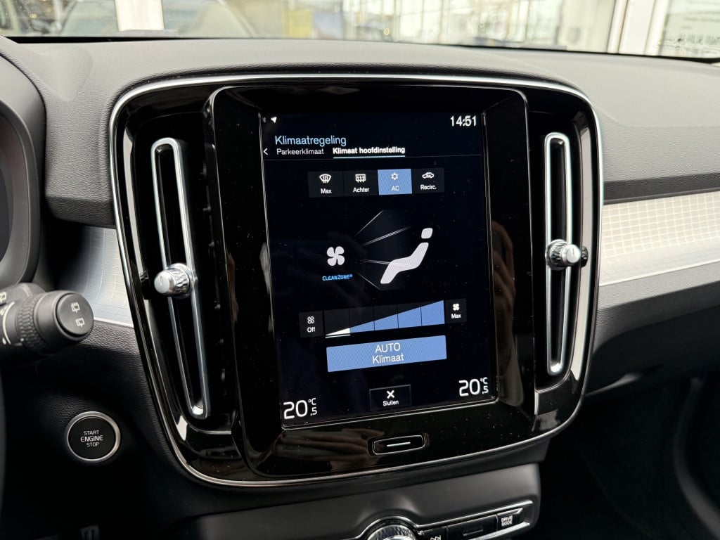 Volvo XC40 t5 262pk recharge business pro| navi| keyless| led| getint glas|
