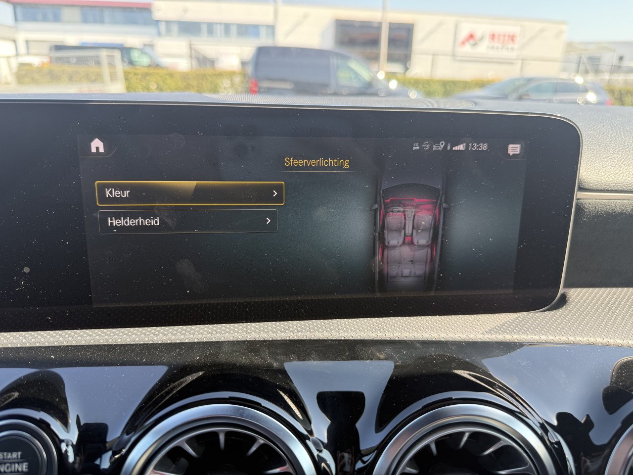 Mercedes-Benz A-klasse - 180 d AMG | Widescreen | Camera | Sfeer | Carplay