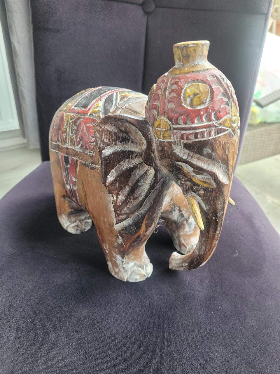 Handgesneden olifantje uit Bali