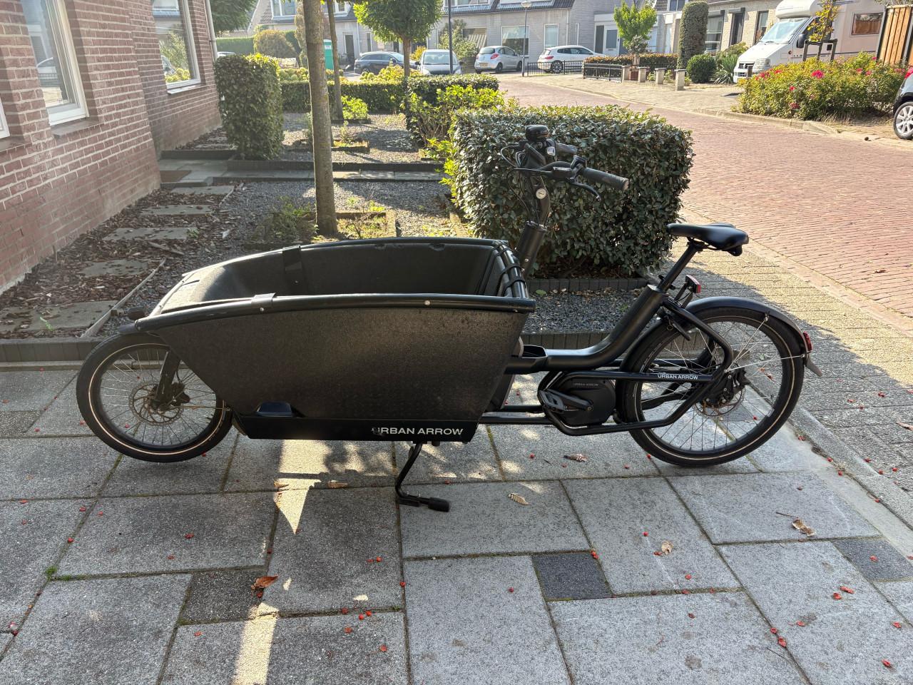 Urban Arrow bakfiets 2021 – inclusief huif – €2.450